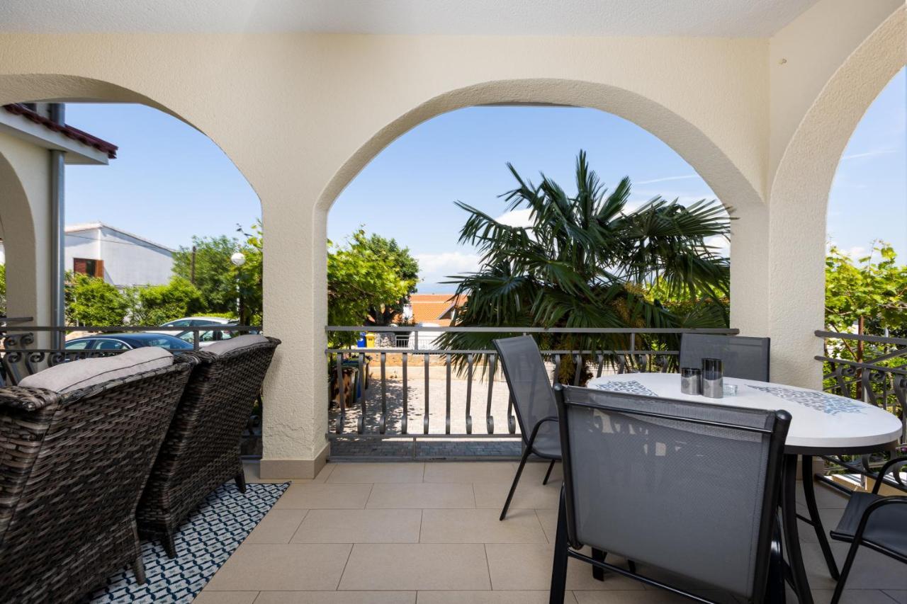 Apartment Ana Вантачичи Екстериор снимка