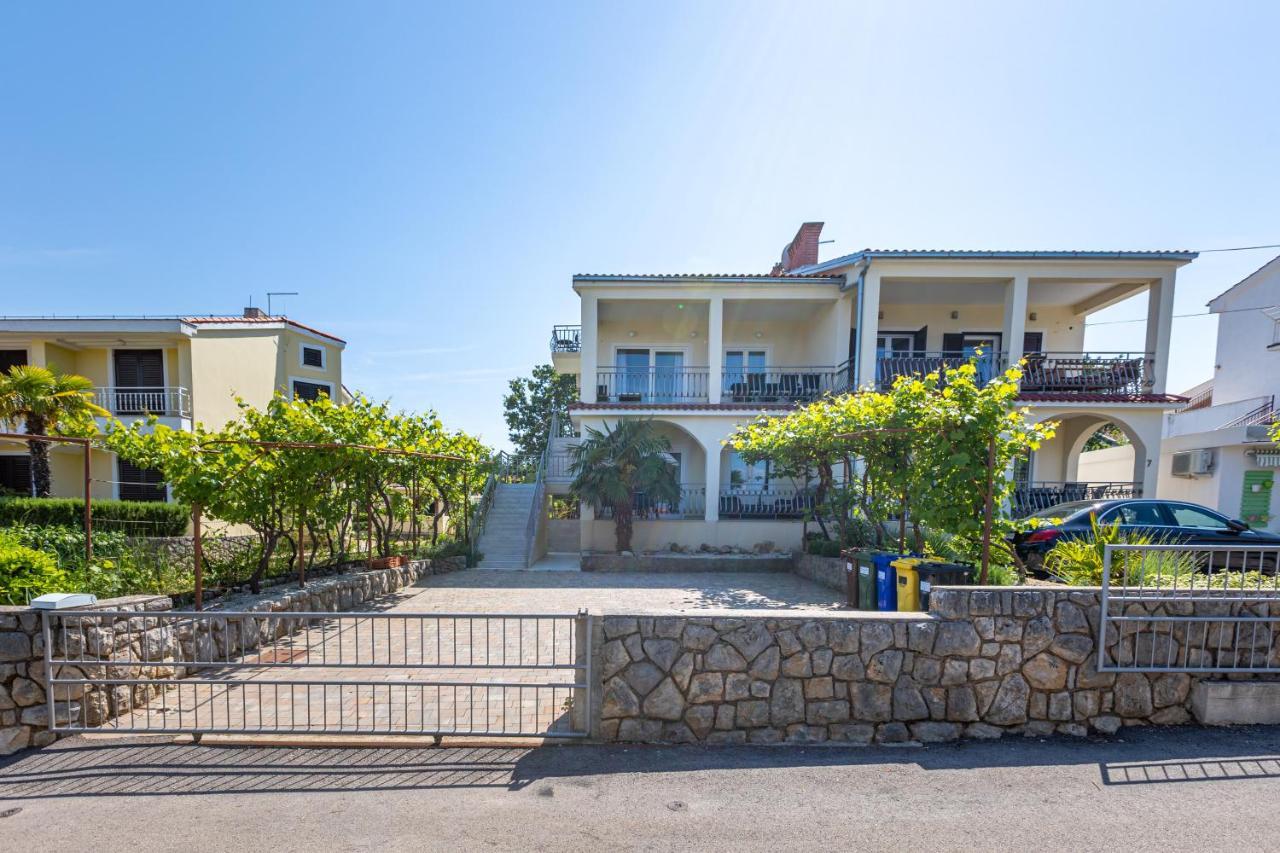 Apartment Ana Вантачичи Екстериор снимка