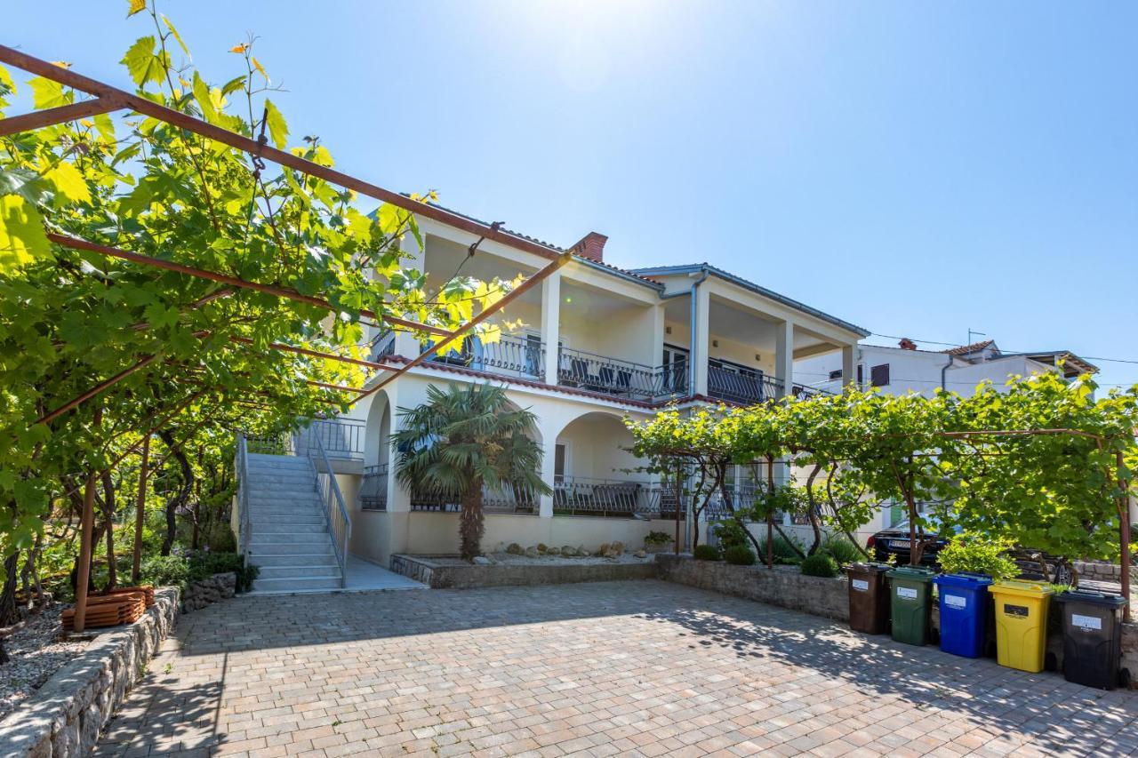Apartment Ana Вантачичи Екстериор снимка