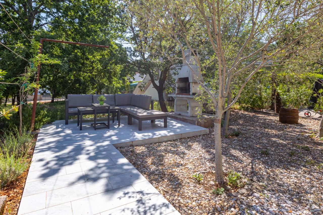 Apartment Ana Вантачичи Екстериор снимка